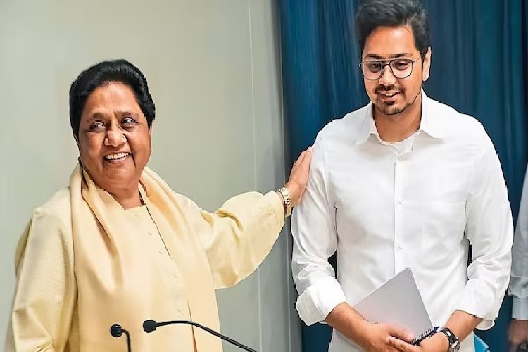 'टिकट सिर्फ मैं दूंगी...' मायावती ने भतीजे आकाश आनंद की भूमिका साफ की, सोशल मीडिया की अफवाहों को किया खारिज