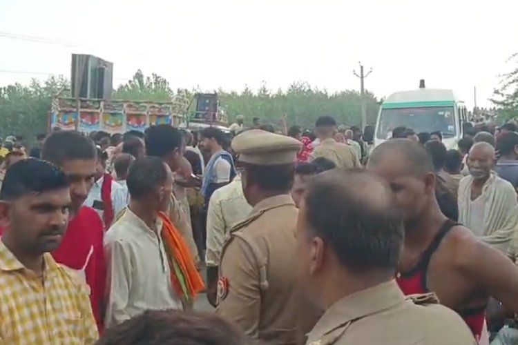 हाईटेंशन तार से डीजे टकराया, कांवड़ यात्रा में फैला करंट... 2 कांवड़ियों की दर्दनाक मौत! चार झुलसे