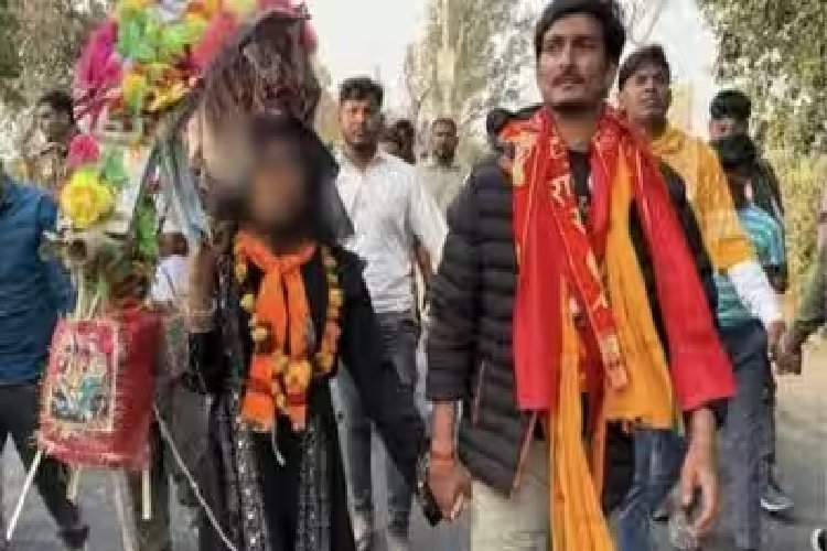 बुर्का पहनकर कांवड़ यात्रा निकालने वाली तमन्ना मलिक को कोर्ट का नोटिस, शांति भंग का खतरा बता पुलिस ने की शिकायत