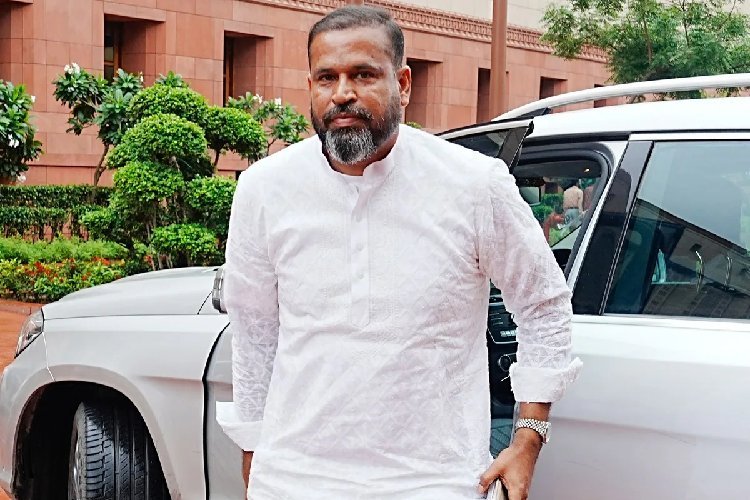 NDA बैठक से दूरी बनाई, अब शुभेंदु अधिकारी से मुलाकात! यूसुफ पठान की बड़ी डिमांड