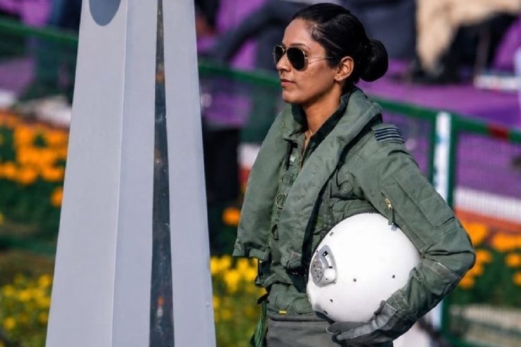 IAF की पहली महिला 'टॉप गन' बनीं स्क्वाड्रन लीडर भावना कंठ, बिहार की बेटी ने रचा नया इतिहास