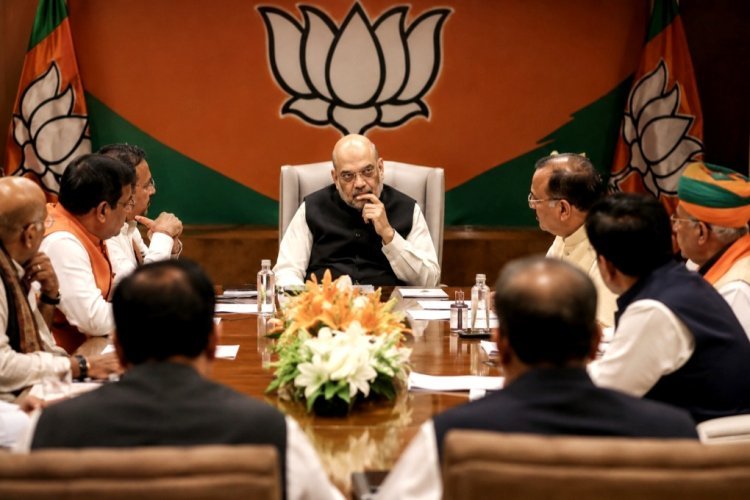 पूर्वांचल में बीजेपी का बड़ा टिकट ऑपरेशन! 75 प्रतिशत विधायकों का कटेगा टिकट, इंटरनल सर्वे में भारी नाराजगी, 160 सीटों पर पड़ेगा असर