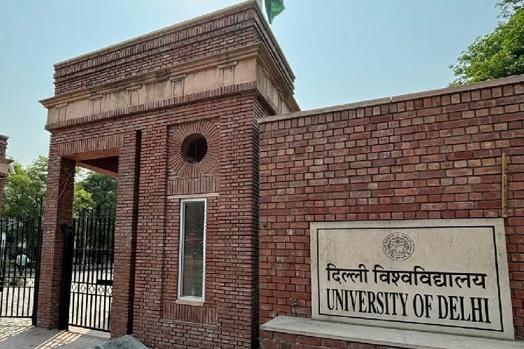 DU ने PG हिस्ट्री से हटाया दिल्ली सल्तनत का पेपर, अकादमिक काउंसिल में बवाल; किन शासकों का इतिहास गायब?