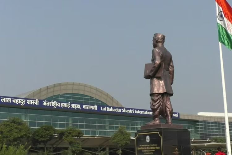 वाराणसी एयरपोर्ट पर सुरक्षा जांच के दौरान पिस्टल से चली गोली: दो लोग घायल, अस्पताल में भर्ती