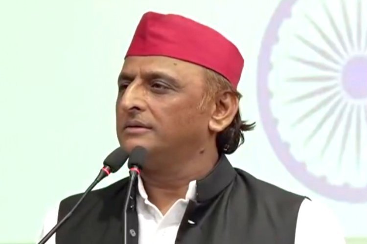 योगी के 1500 महीने की चर्चा के बीच अखिलेश का बड़ा ऐलान, सरकार बनी तो महिलाओं को सालाना 40 हजार!