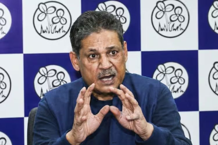 'वंदे मातरम' विवाद पर गरमाई सियासत: INDIA गठबंधन का BJP पर पलटवार, कीर्ति आजाद ने दी चुनौती