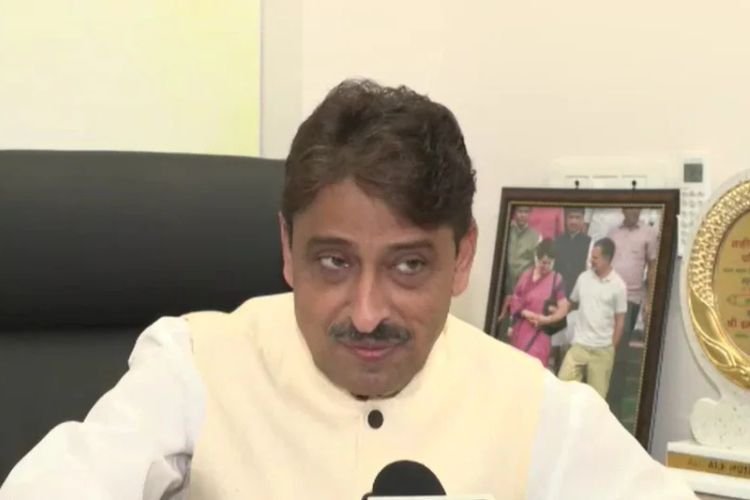 'वंदे मातरम्' पर कांग्रेस सांसद इमरान मसूद का विवादित बयान: बोले- सम्मान में खड़ा होऊंगा, लेकिन अल्लाह के अलावा किसी का सजदा या इबादत नहीं कर सकता