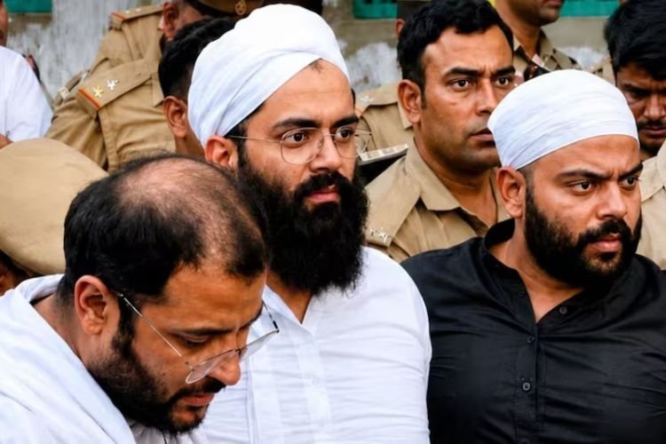 यूपी चुनाव 2027: क्या चुनावी मैदान में उतरेंगे अतीक अहमद के बेटे उमर? प्रयागराज की पश्चिमी सीट पर बदले सियासी समीकरण और मुस्लिम वोट बैंक का गणित