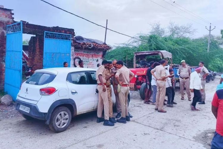 झांसी में जमीन विवाद के चलते 39 घंटे तक अटका रहा पिता का अंतिम संस्कार: भाई और बहनों में बंटवारे पर हुआ बवाल, पुलिस व पंचायत के दखल के बाद दी गई मुखाग्नि