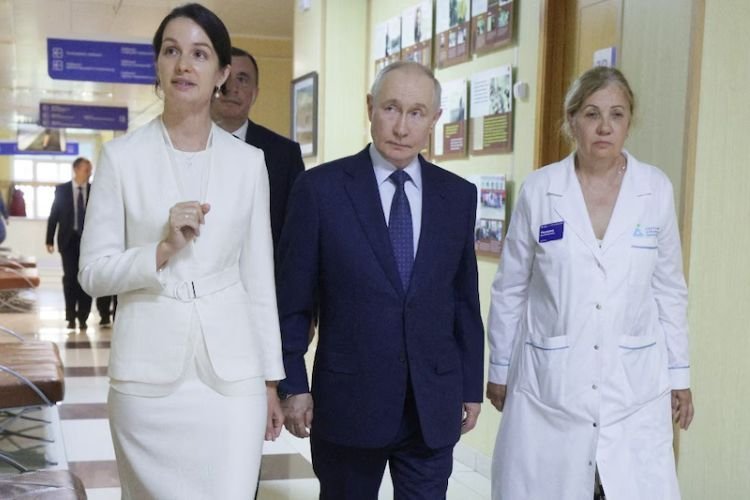 Russia Japan Kuril Island Dispute: पुतिन के कुरील द्वीप दौरे से भड़का जापान, रूस ने राजदूत को किया तलब
