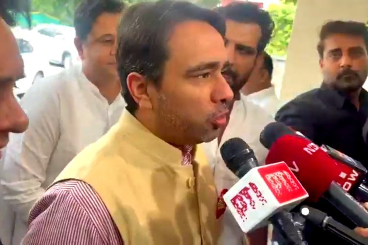 अखिलेश के ‘चवन्नी का रुपया’ तंज पर जयंत का पलटवार, बोले- मैं इतना याद क्यों आ रहा हूं?