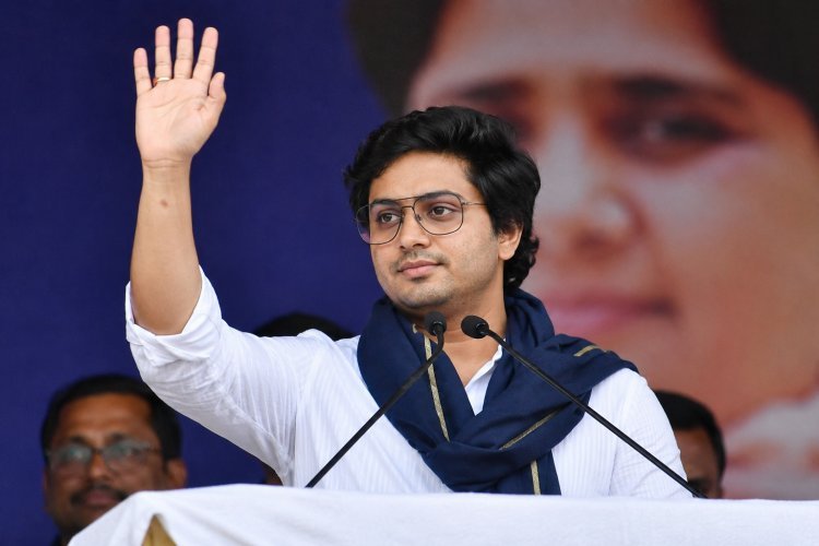 2027 से पहले बसपा का बड़ा दांव, पूर्वांचल में आकाश आनंद संभालेंगे मोर्चा, सपा को पहुंचेगा नुकसान