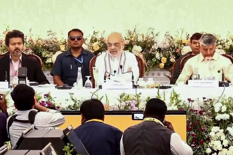 शाह की बैठक में साउथ का 'शक्ति प्रदर्शन', एक मंच पर थलपति विजय, डीके शिवकुमार और चंद्रबाबू नायडू