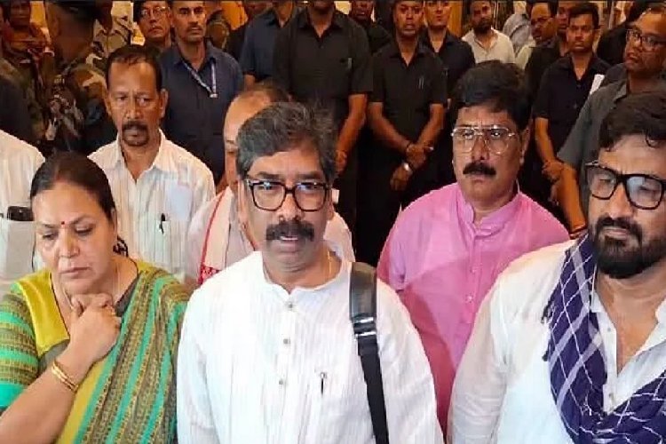 सोरेन सरकार को हाईकोर्ट से बड़ा झटका! JPSC परीक्षा रद्द करने के आदेश पर तत्काल रोक, अभ्यर्थियों को राहत