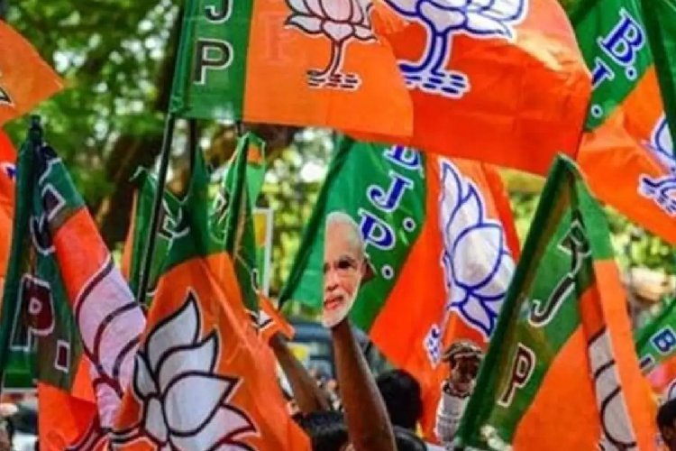 कांग्रेस पर सवाल उठा रही BJP, लेकिन अपने ही नागपुर नगर निगम में गाए गए वंदे मातरम् के सिर्फ 2 अंतरे