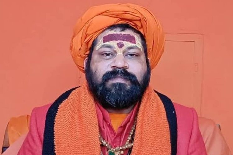 अयोध्या मछली भोज पर बवाल! लाइव डिबेट में भड़के राजू दास, कांग्रेस प्रवक्ता पर गालियों की बौछार