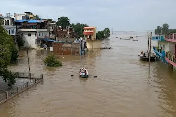 बाढ़ में फंसे 14,628 लोगों को योगी सरकार ने बचाया, अब तक कोई जनहानि नहीं; 16 जिलों में राहत अभियान जोरों पर