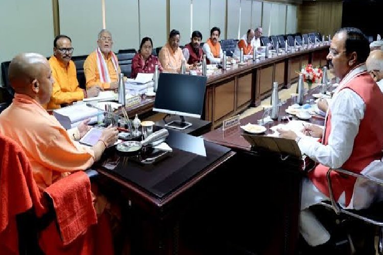 एमबीबीएस-बीडीएस इंटर्नशिप भत्ता 12 हजार से बढ़ाकर 25 हजार, युवाओं के लिए 25 लाख टैबलेट की मंजूरी; योगी कैबिनेट के बड़े फैसले