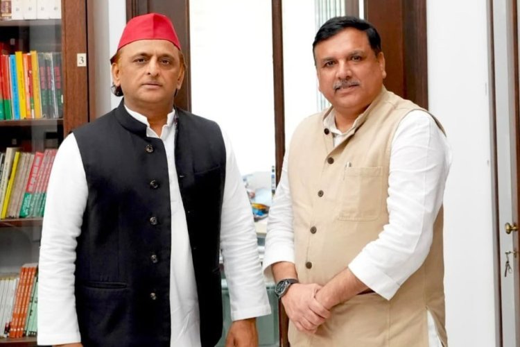 अखिलेश-संजय सिंह की मुलाकात ने बढ़ाई हलचल, आप की एंट्री से कांग्रेस की बढ़ेगी टेंशन?