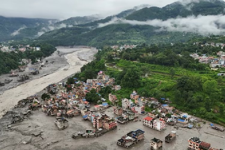 नेपाल बाढ़ में 175 की मौत, विदेश मंत्री ने कहा- करीब 300 भारतीय पर्यटक लापता!