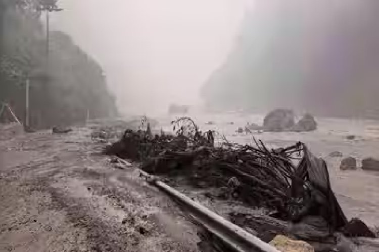 नेपाल-चीन सीमा पर नया खतरा! बैरियर लेक 3 दिन में फट सकता है, चीन ने दी चेतावनी