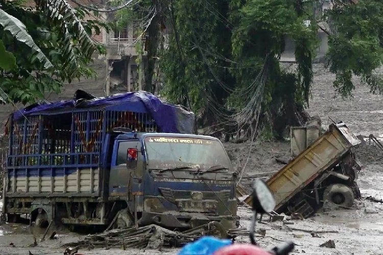नेपाल में बाढ़ के पानी में बहकर आया बैंक लॉकर, लोगों ने तोड़कर निकाल लिए ₹92 लाख; 29 आरोपी गिरफ्तार