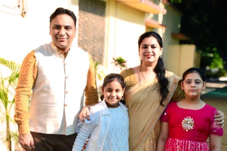 कौन हैं IAS दिव्या मित्तल, जिन्होंने दिया इस्तीफा? IIT-IIM से पढ़ाई, लंदन की नौकरी छोड़कर बनी थी अफसर