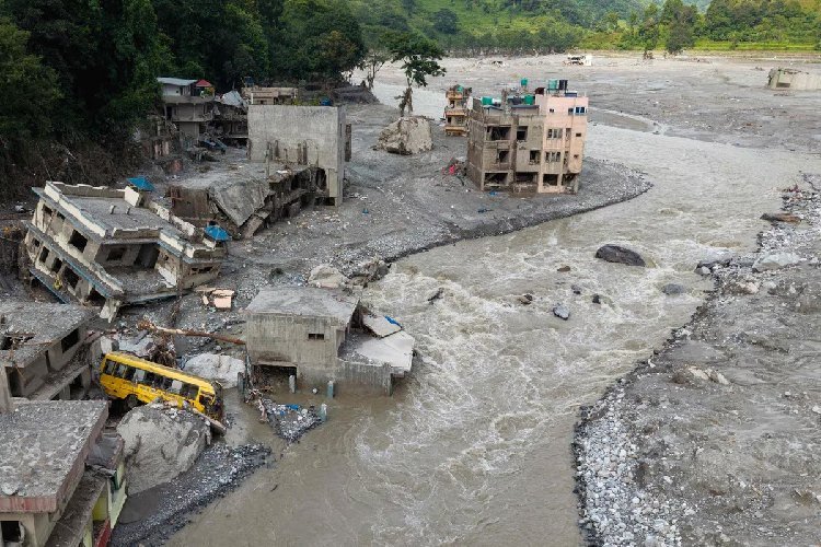 नेपाल में फिर मंडराया बाढ़ का खतरा… भोटेकोशी नदी का जलस्तर बढ़ा, मृतक संख्या 788 पार