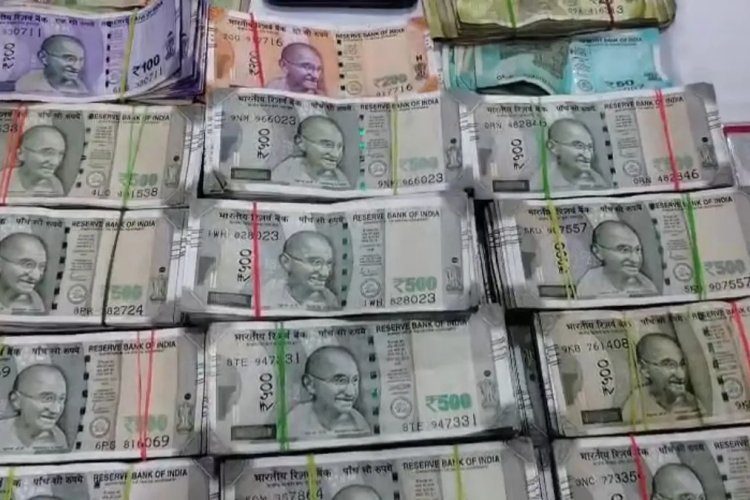 पीएनबी बैंक में बड़ा घोटाला, करेंसी चेस्ट में करोड़ों का खेल! 7.40 करोड़ जाली नोट, 4.36 लाख रुपये गायब, एफआईआर दर्ज