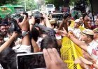 दिल्ली: कॉकरोच जनता पार्टी ने घेरा संसद मार्ग थाना, वायरल वीडियो को लेकर कार्रवाई की मांग