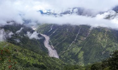 नेपाल में मंडरा रहा एक और तबाही का खतरा, चीन ने दी चेतावनी; ग्लेशियर अभी भी अस्थिर