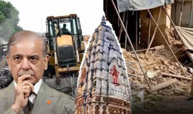 खुद के मुल्क में 125 साल पुराना मंदिर गिराया, और भारत को सहिष्णुता सिखाने चला पाकिस्तान! दोगलेपन की भी हद होती है।