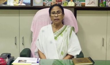बंगाल में टीएमसी का खेल पलटा! ममता गुट को फुटबॉल खिलाड़ी, बागियों को मिला लिफाफा