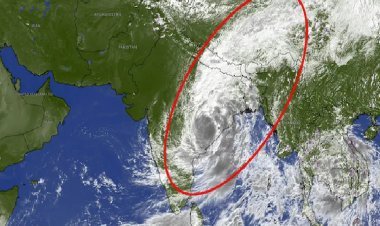 स्पेस से दिखी 4000 किलोमीटर लंबी बादलों की पट्टी! भारत से चीन तक फैला मौसम का अद्भुत नजारा