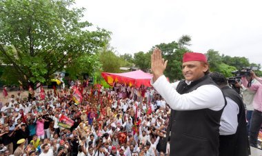 बड़े भाई वाली सियासत? कांग्रेस के गढ़ रायबरेली से पीडीए रथ निकाल अखिलेश ने बढ़ाया दबाव