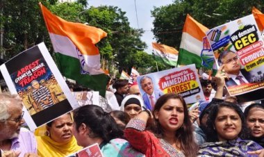ज्ञानेश कुमार के खिलाफ कांग्रेस का देशव्यापी हल्ला बोल, जम्मू से पटना तक सड़कों पर उतरे कार्यकर्ता; फूंका पुतला