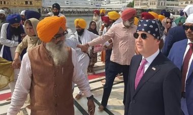स्वर्ण मंदिर पहुंचे अमेरिकी राजदूत सर्जियो गोर, मुख्य द्वार पर लगे ‘खालिस्तान जिंदाबाद’ के नारे; पुलिस ने भीड़ हटाई