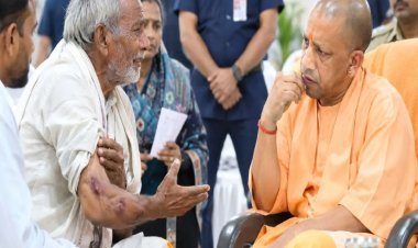 रायबरेली से आए बुजुर्ग की पीड़ा सुन भावुक हुए CM योगी, तत्काल दोषियों पर कार्रवाई का दिया निर्देश