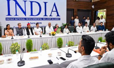 INDIA ब्लॉक की आज दिल्ली में अहम बैठक, SIR विवाद पर संयुक्त आंदोलन और CEC ज्ञानेश कुमार के इस्तीफे का एजेंडा