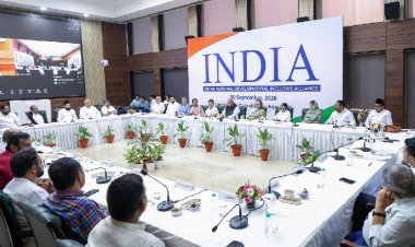 INDIA गठबंधन का बड़ा ऐलान: 2 अक्टूबर से ‘लोकतंत्र बचाओ’ अभियान, CEC ज्ञानेश कुमार के इस्तीफे की मांग
