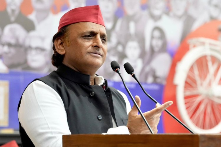 अखिलेश ने खोले सपा के दरवाजे, टिकट से वंचित नेताओं को मिलेगा सम्मान! 2027 से पहले बड़ा सियासी दांव
