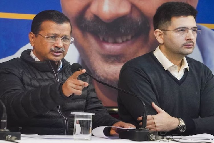 राघव चड्ढा का नाम पंजाब ड्राफ्ट वोटर लिस्ट से 'शिफ्टेड'... AAP पर बदले की राजनीति का आरोप, पार्टी का पलटवार- दिल्ली में नाम जुड़वाने की कोशिश