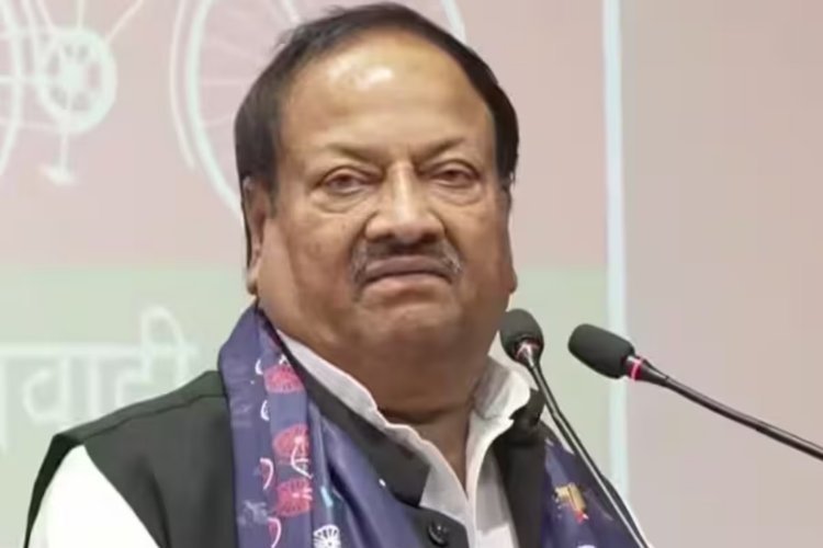 यूपी चुनाव से पहले बड़ा उलटफेर! 6 बार के पूर्व मंत्री राम आश्रय कुशवाहा ने छोड़ा भाजपा का दामन, 13 साल बाद सपा में की वापसी