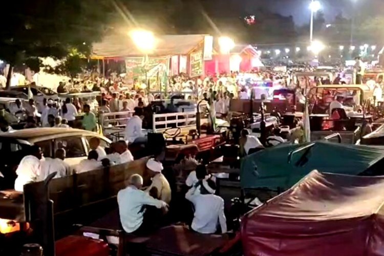 यूपी चुनाव से पहले किसान पंचायत, ट्रैक्टर-ट्रॉलियों से घिरा मुजफ्फरनगर, राकेश टिकैत बनाएंगे रणनीति