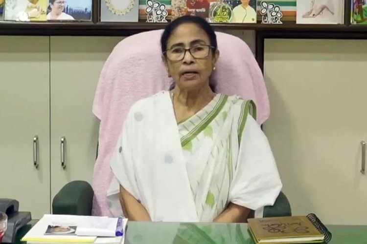 बंगाल में टीएमसी का खेल पलटा! ममता गुट को फुटबॉल खिलाड़ी, बागियों को मिला लिफाफा