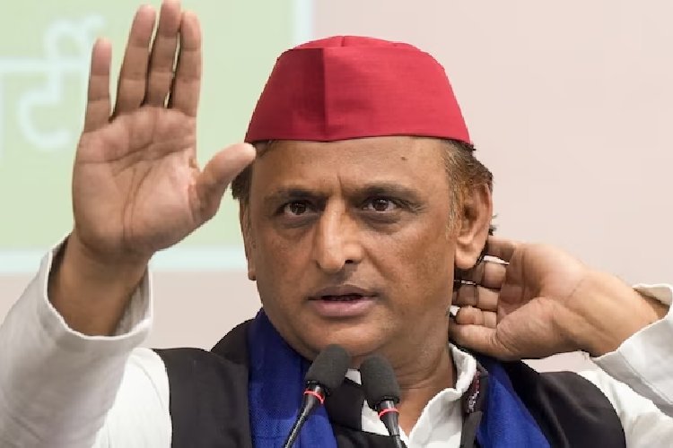 अखिलेश का बड़ा आरोप! यूपी में भाजपा राज में 151 अंबेडकर प्रतिमाएं तोड़ी गईं, सिर्फ 14 मामलों में गिरफ्तारी; संविधान बदलने की साजिश बताई