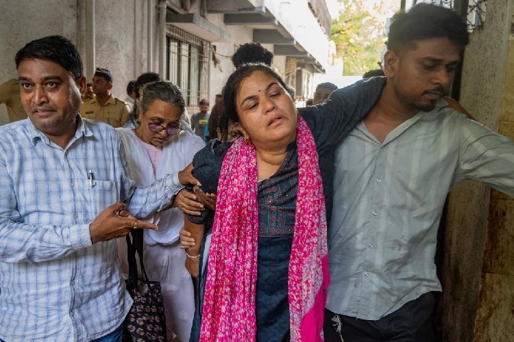 IIT बॉम्बे में तीसरी आत्महत्या! प्रोफेसर पर SC-ST एक्ट में FIR, क्राइम ब्रांच करेगी जांच; पिता का आरोप- जातिगत भेदभाव