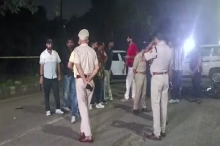 कालकाजी मंदिर के पास 17 साल की किशोरी से गैंगरेप, दिल्ली पुलिस की मुठभेड़ में एक आरोपी घायल-गिरफ्तार