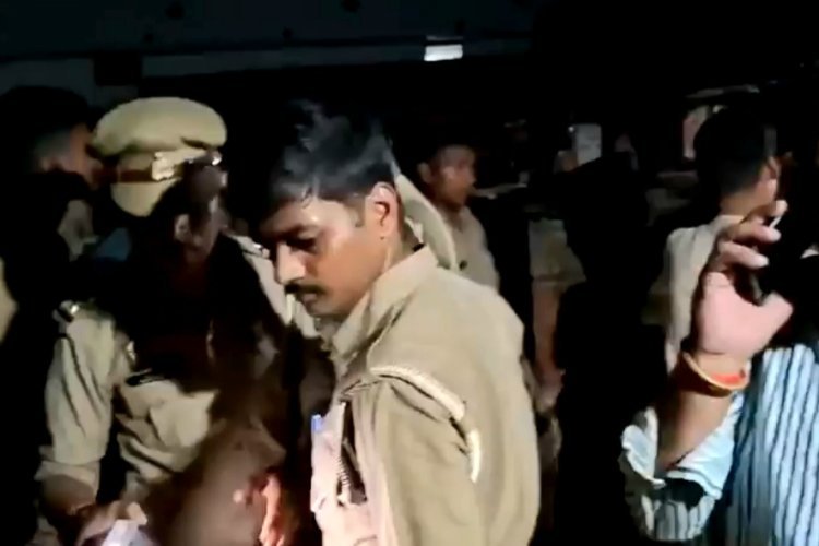 आधार कार्ड मांगने पर बवाल! आजमगढ़ में पूजा कराने आए दो पंडितों और पत्नी की गोली मारकर हत्या