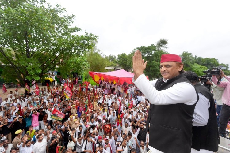 बड़े भाई वाली सियासत? कांग्रेस के गढ़ रायबरेली से पीडीए रथ निकाल अखिलेश ने बढ़ाया दबाव